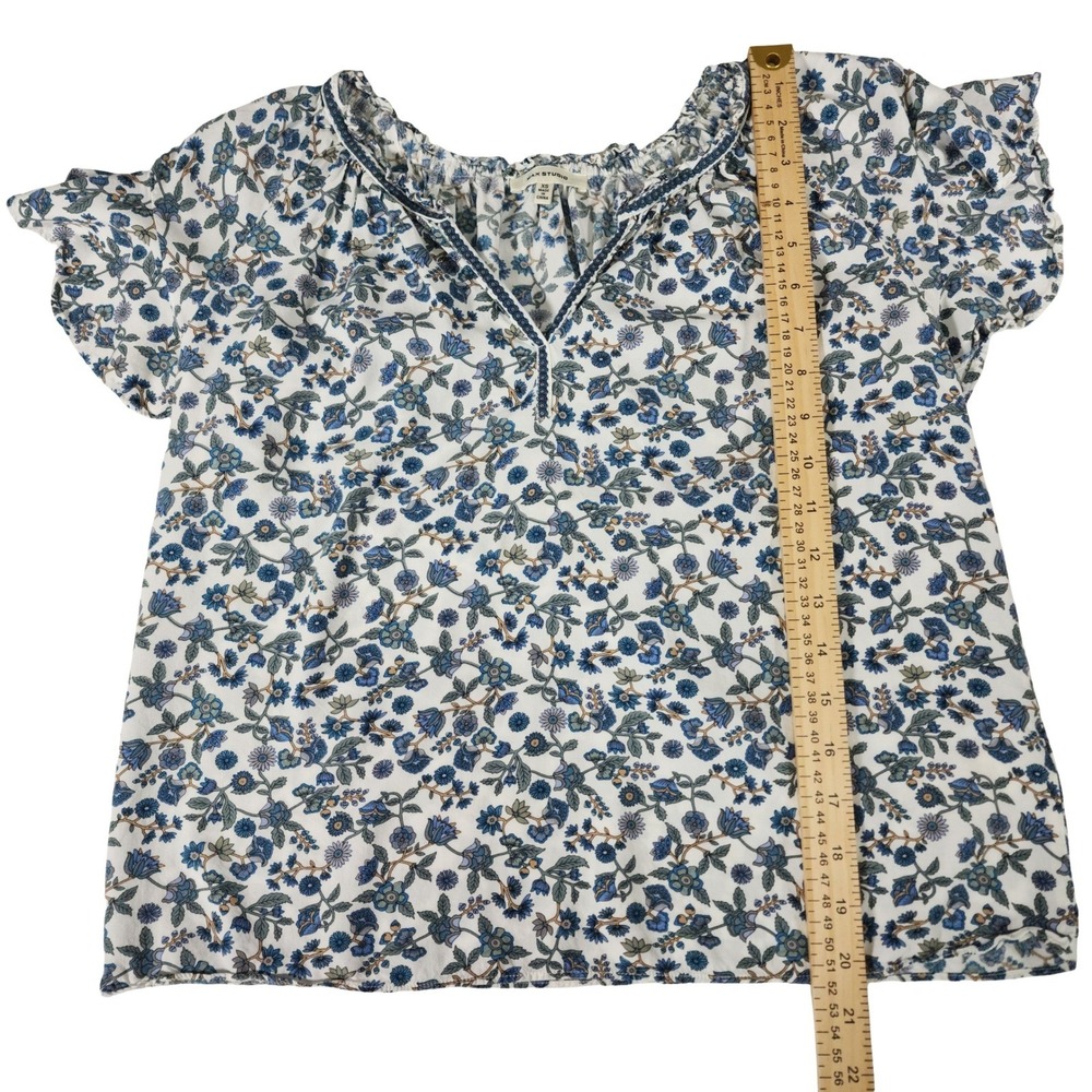 MAX STUDIO‎ Womens XS Floral Print V Neck Flutter Sleeve Blouse Top White Blue - Picture 6 of 8